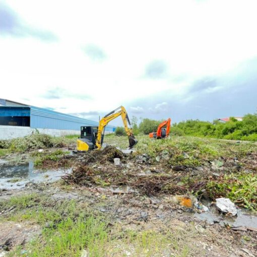 รถแม็คโครให้เช่าท่าไม้