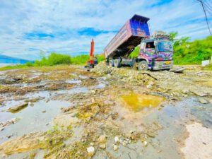 รถแม็คโครให้เช่านาดี