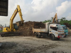 รถแม็คโครให้เช่ายกกระบัตร